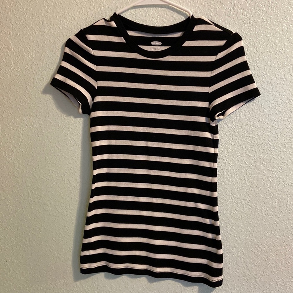 Old Navy S/P black and white striped T Shirt
